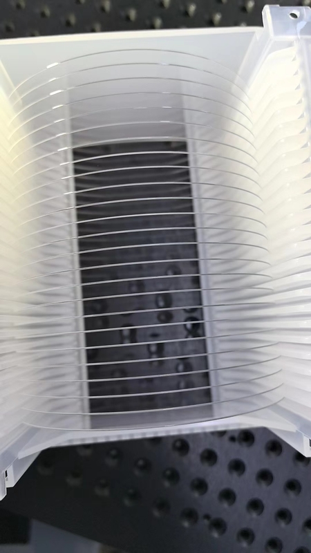 Wafer di silice fuso da 2", 3", 4", 6", 8" per la produzione di semiconduttori ad alta precisione