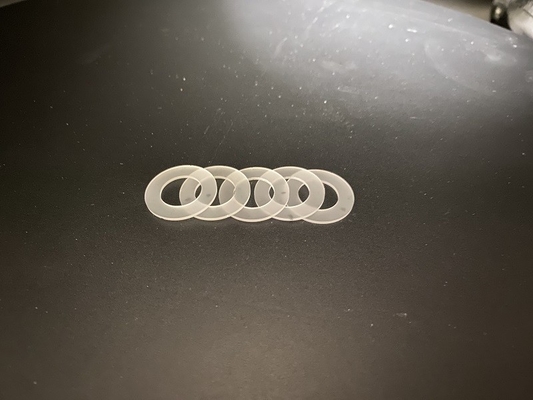 Wafer ad anello piezoelettrico al niobato di litio con diametro esterno variabile